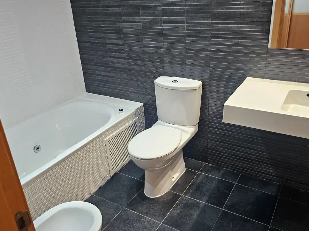 Baño de Piso en venta en Vilanova i la Geltrú con Aire acondicionado, Terraza y Balcón