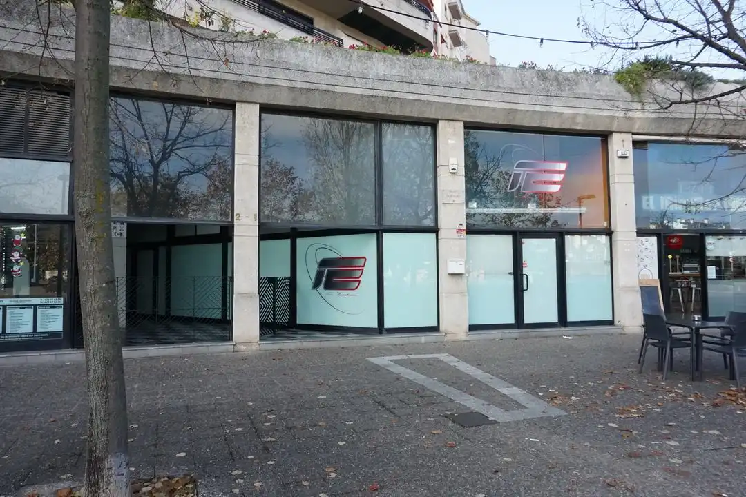 Exterior view of Premises for rent in Girona Capital  with Air Conditioner