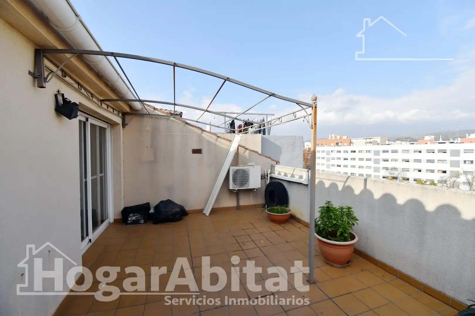 Vista exterior de Àtic en venda en Castellón de la Plana / Castelló de la Plana amb Terrassa i Traster