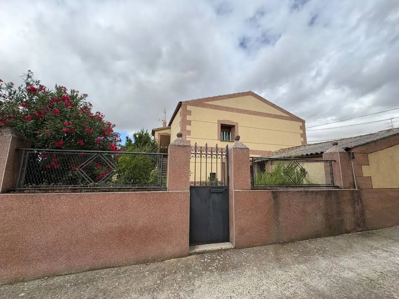 Vista exterior de Casa o chalet en venta en Gallegos de Argañán con Calefacción, Jardín privado y Terraza