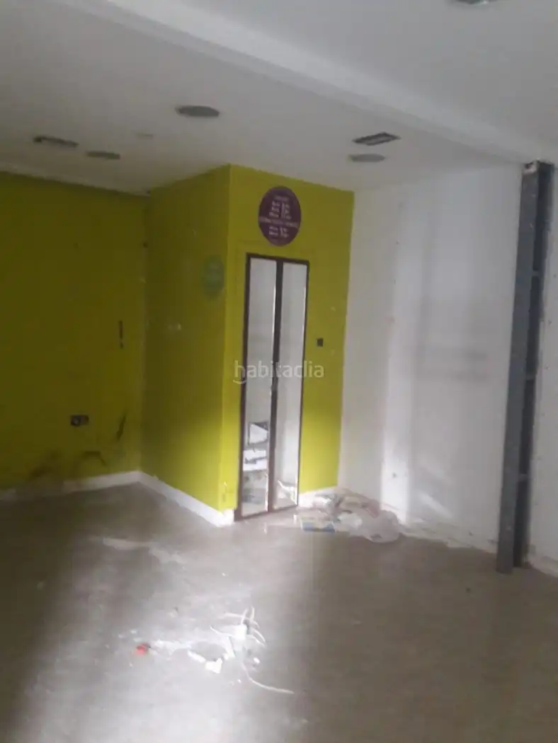 Local comercial en alquiler en Calle General García Margallo 16