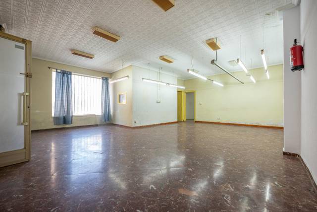 Local comercial en Alquiler en Reyes Católicos en Murallas