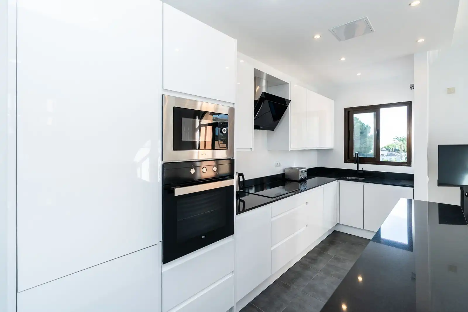 Cocina de Ático en venta en Estepona con Aire acondicionado, Terraza y Amueblado