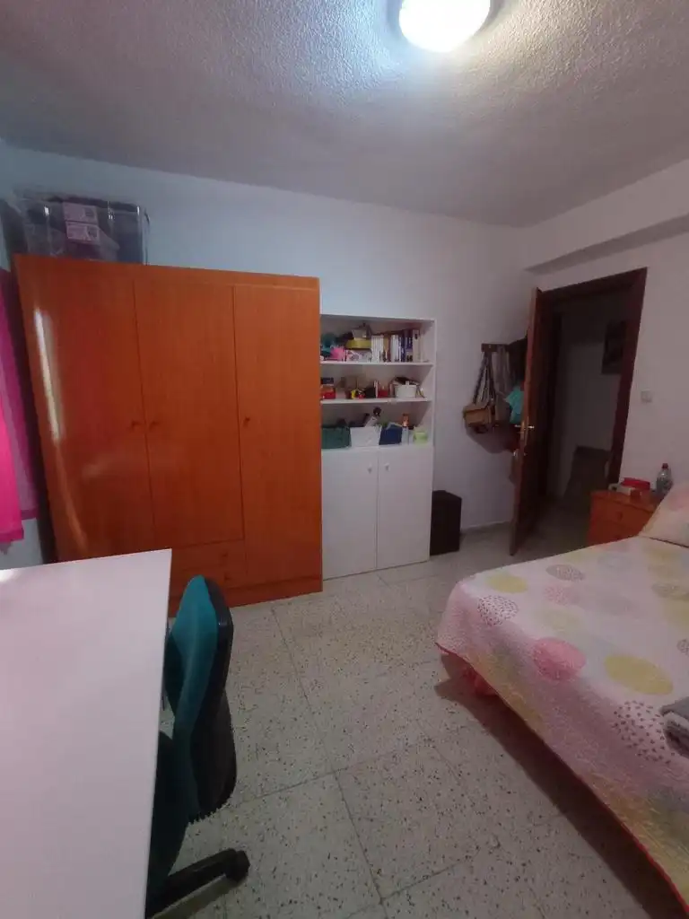 Schlafzimmer von Wohnung zur untervermieten in Granada mit Heizung und Möbliert