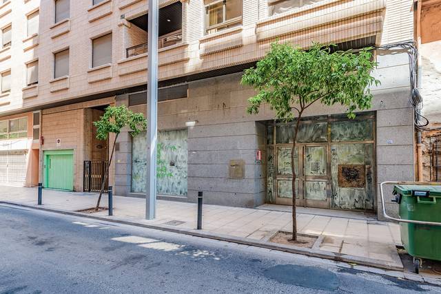 Local comercial en Alquiler en C/ Conde Pestagua en Plaza Illes Columbretes