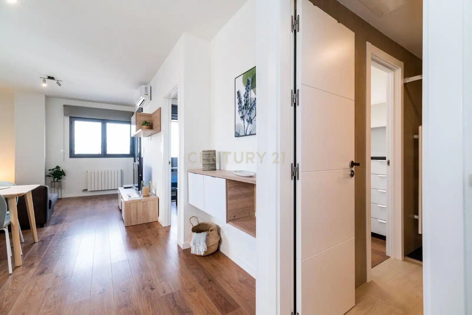 Flat for sale in Granada  with Air Conditioner, Private garden and Oven