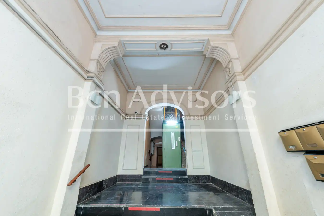Piso con terraza en venta en Carrer d'Avinyó, imagen 30