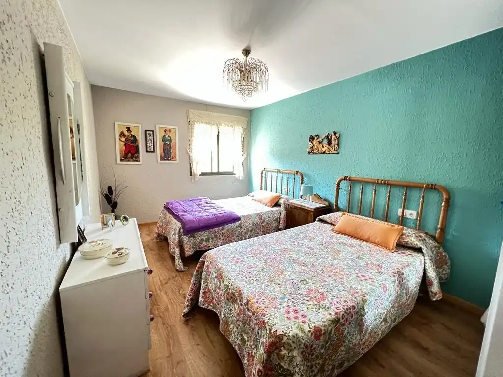Habitación de Finca rústica en venta en Puente de Domingo Flórez con Jardín privado, Amueblado y Balcón