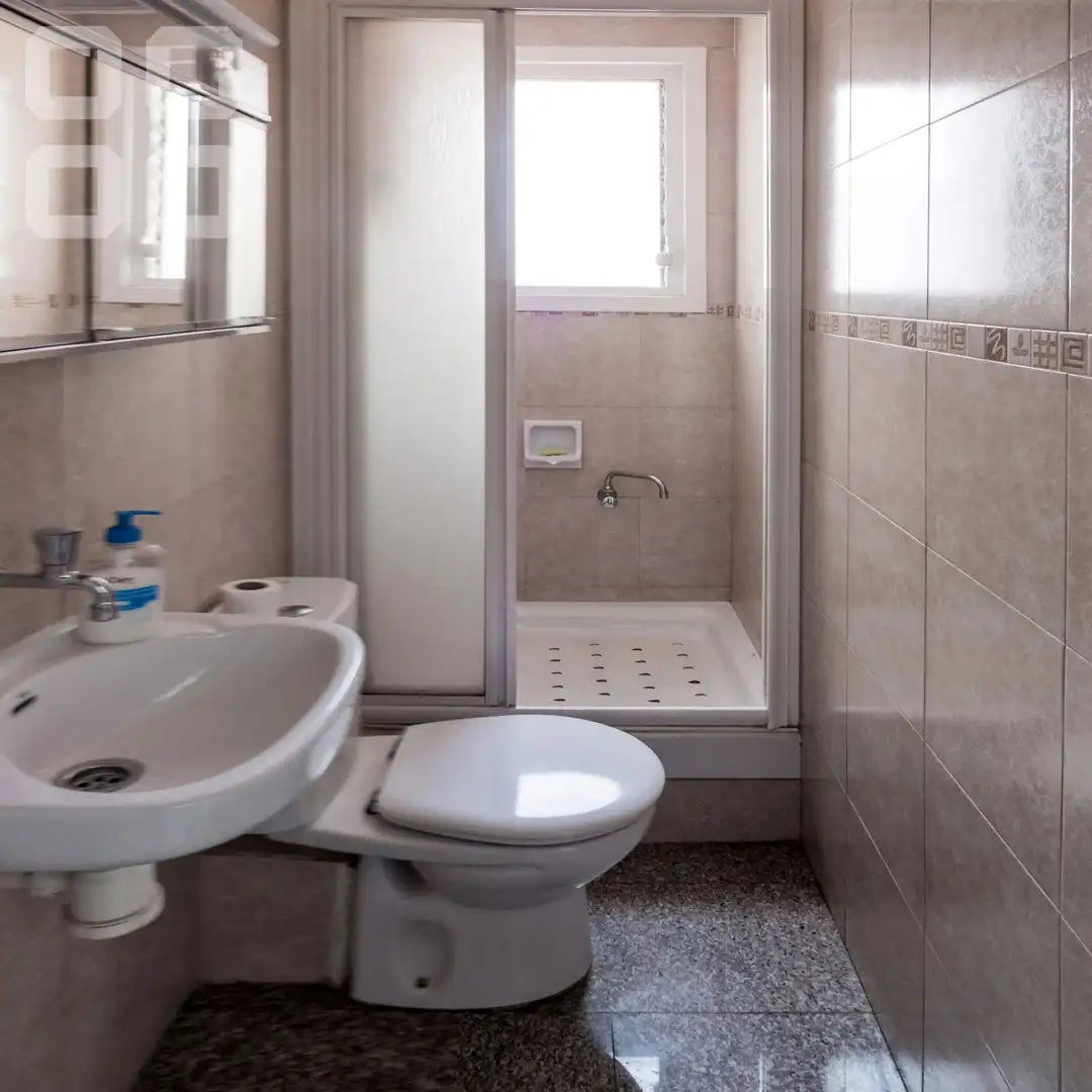 Bany de Pis en venda en Barcelona amb Aire condicionat i Balcó
