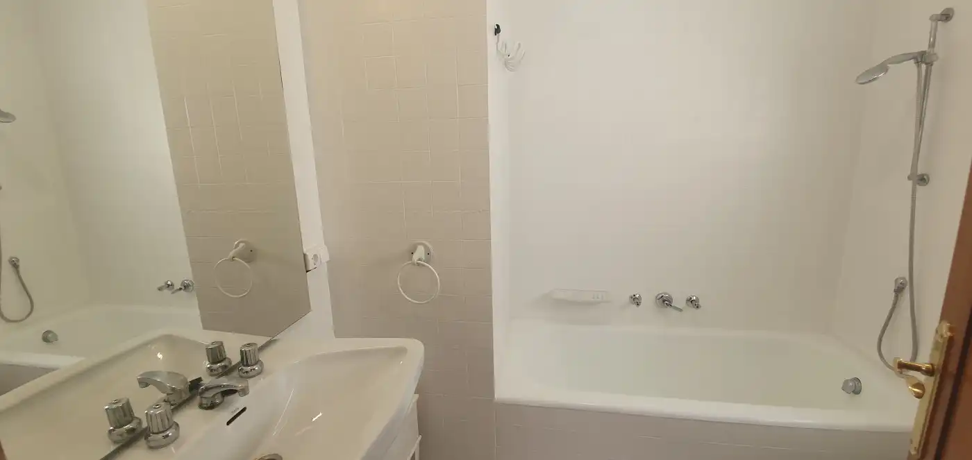 Badezimmer von Wohnung zur Miete in Mollerussa mit Klimaanlage, Terrasse und Möbliert