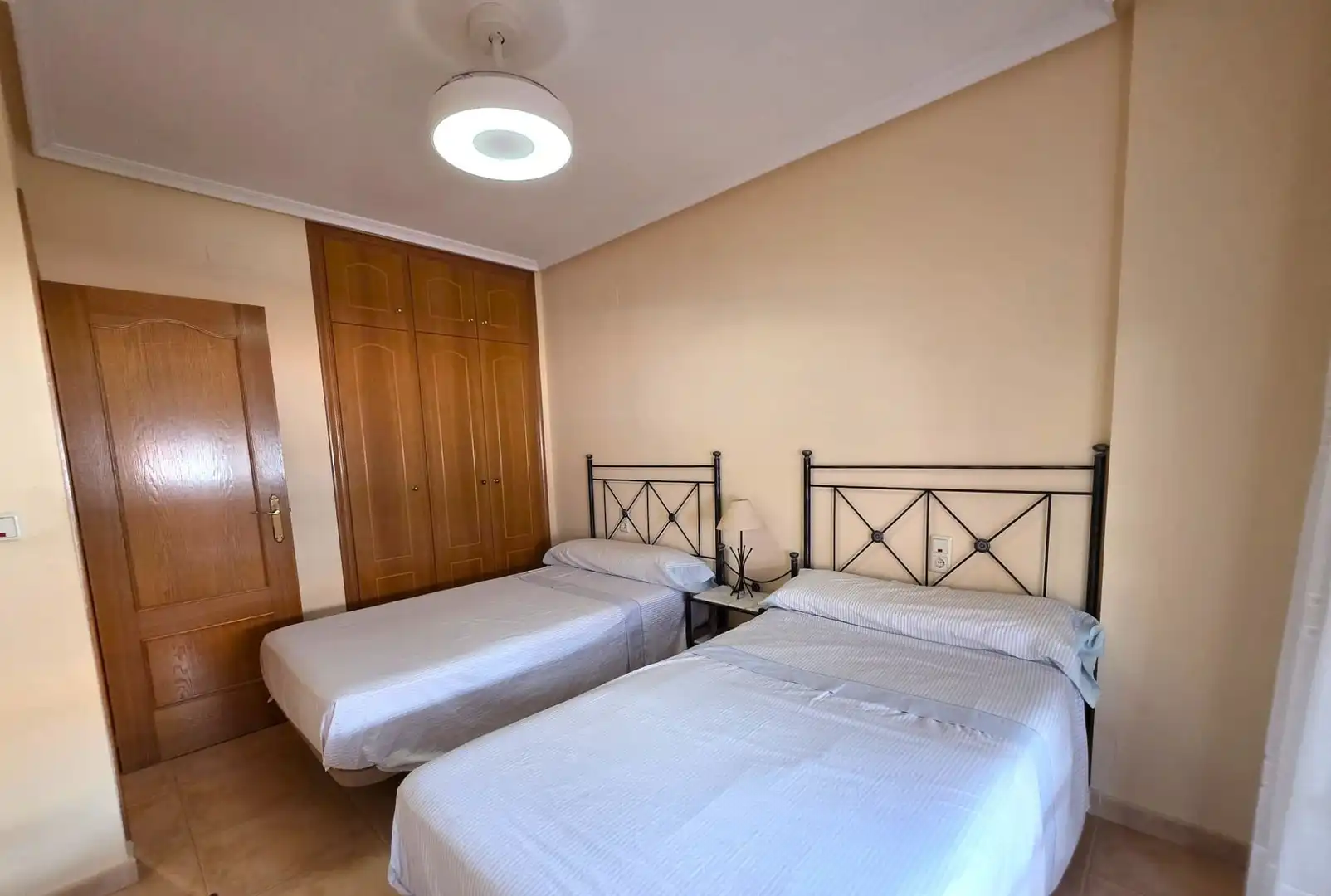 Schlafzimmer von Einfamilien-Reihenhaus zum Verkauf in Santa Pola mit Klimaanlage, Terrasse und Möbliert