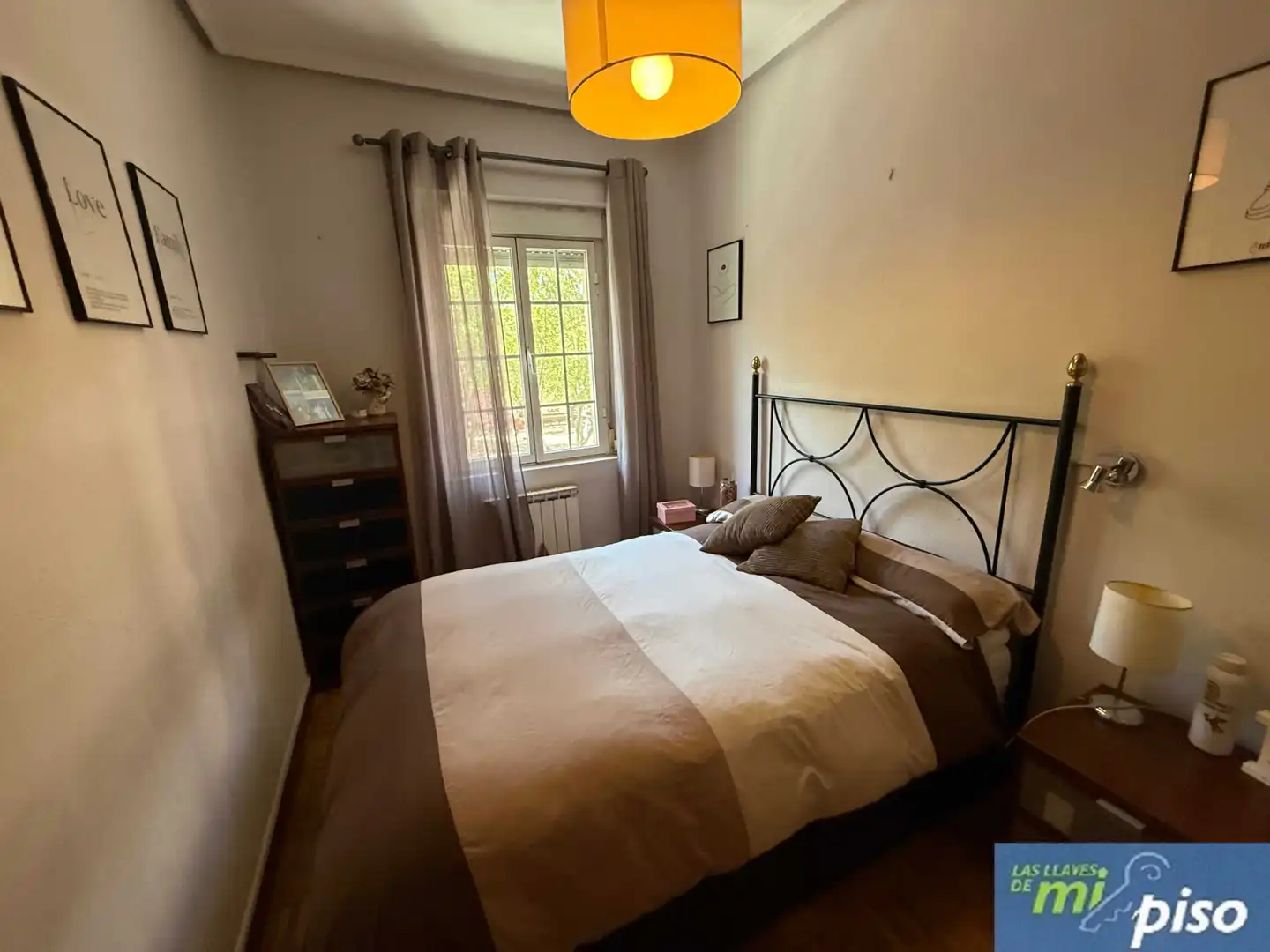 Bedroom of Flat for sale in Valladolid  with Heating, Parquet flooring and Furnished