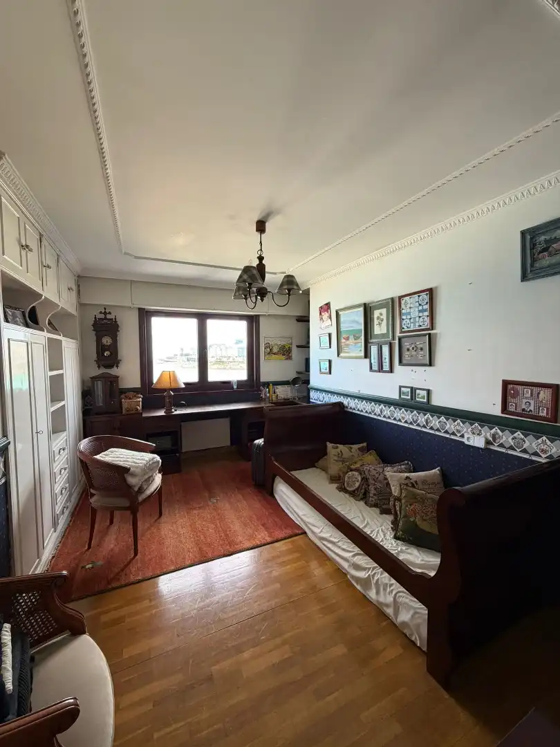 Living room of Flat for sale in A Coruña Capital   with Heating, Parquet flooring and Storage room
