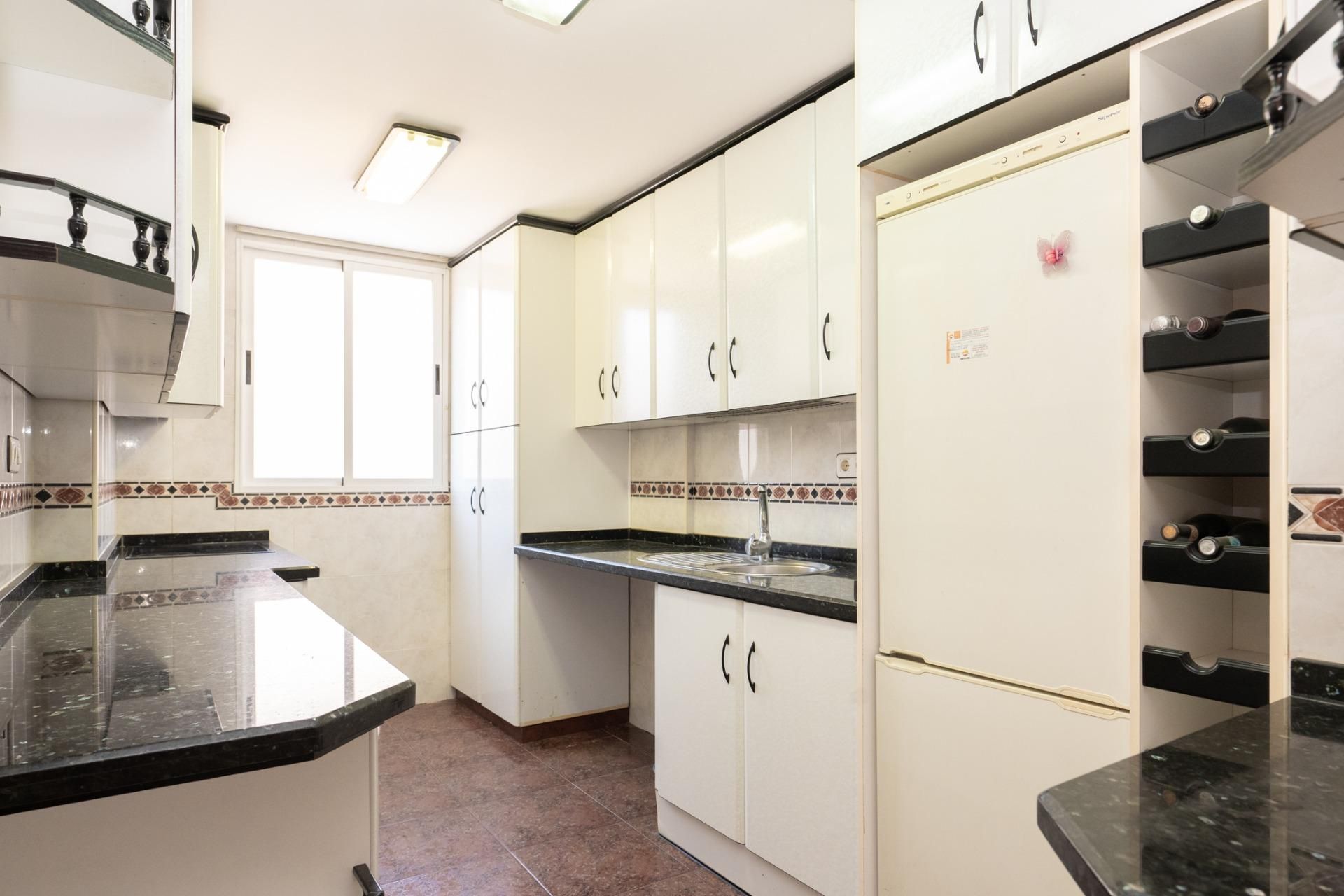 Kitchen of Flat for sale in Motril