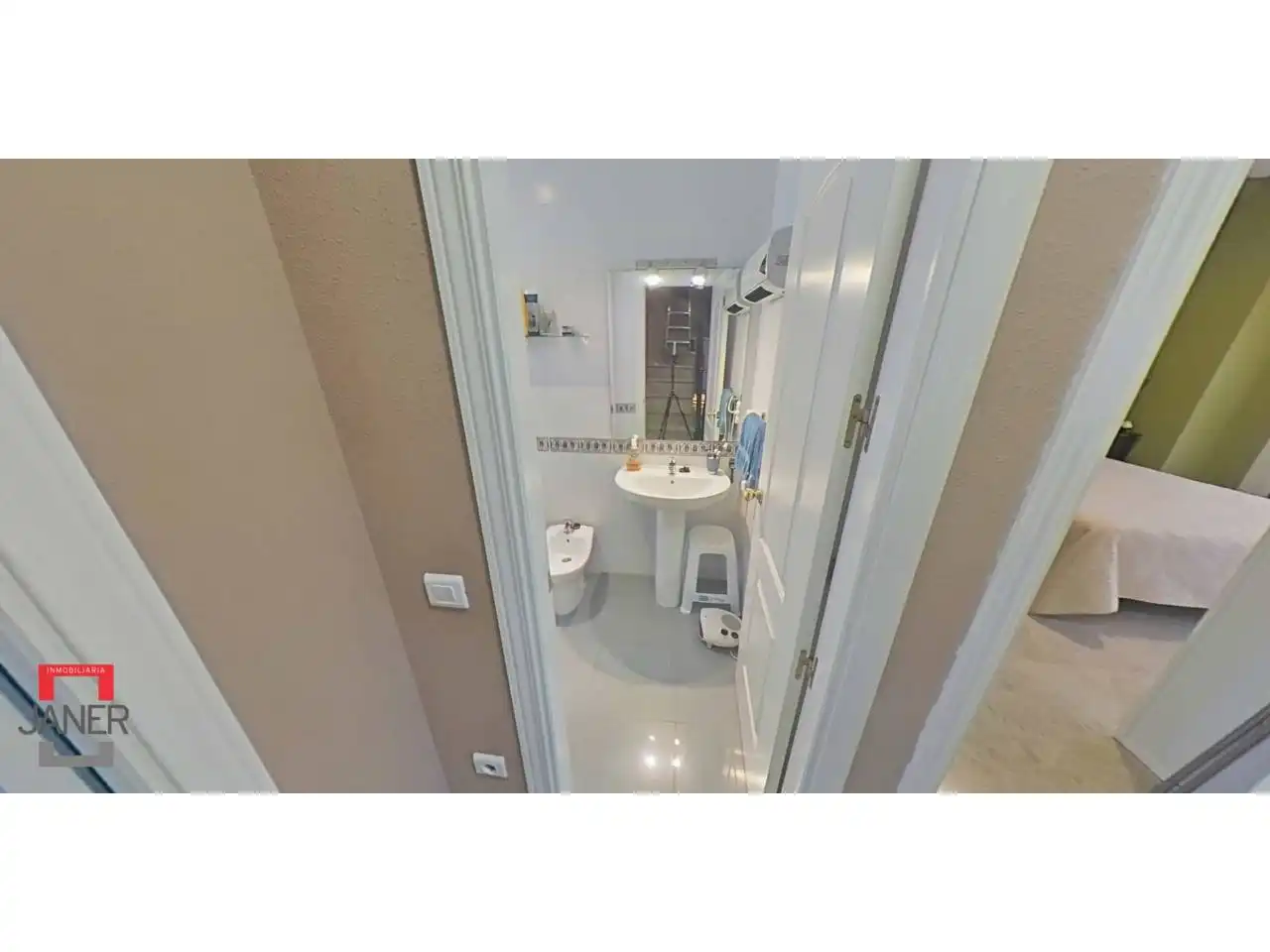 Bathroom of Houses for sale in Tomares  with Air Conditioner, Heating and Private garden