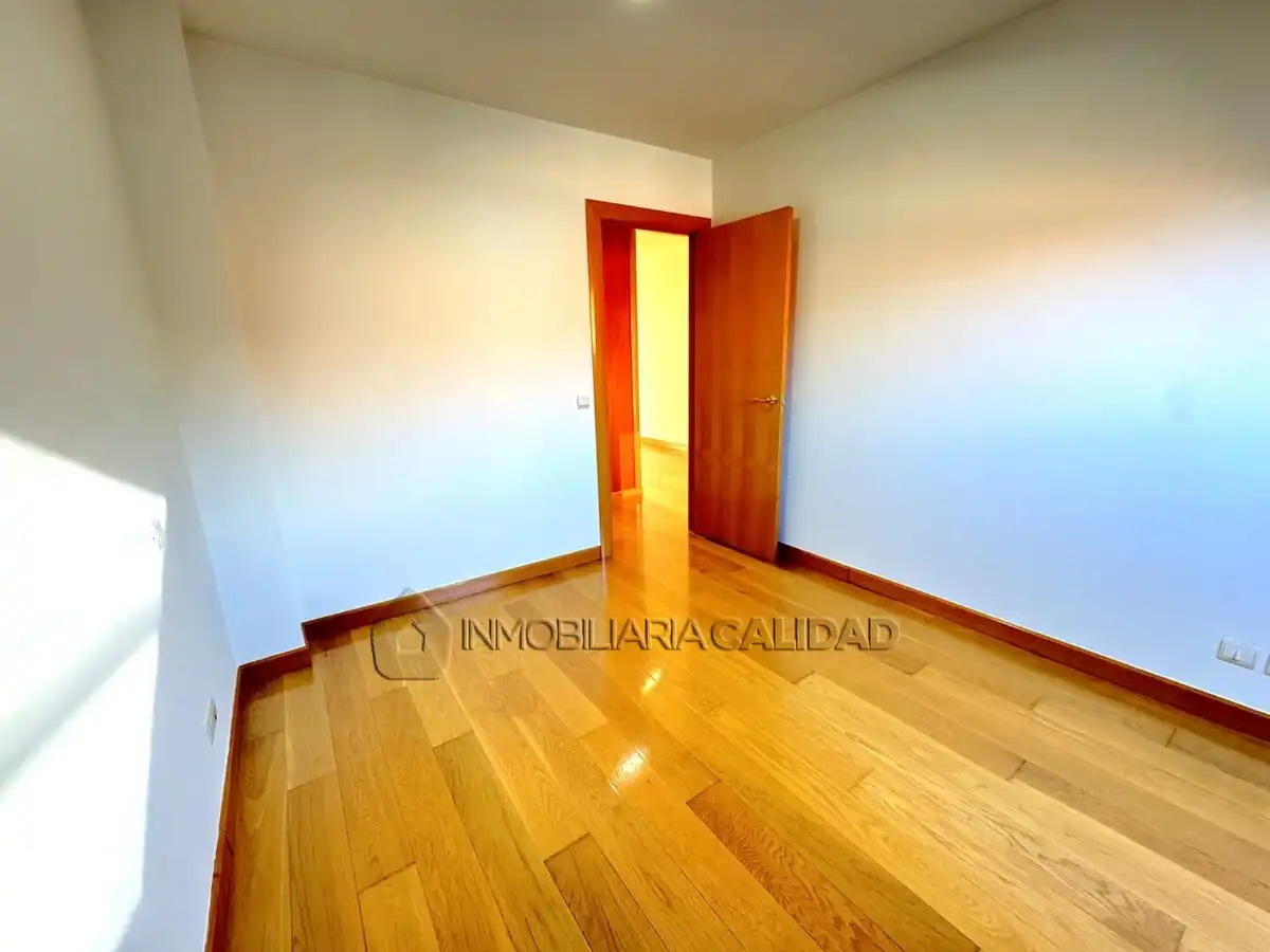 Bedroom of Flat for rent in Burgos  with Heating and Storage room