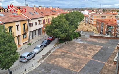 Vista exterior de Pis en venda en Segovia Capital amb Calefacció