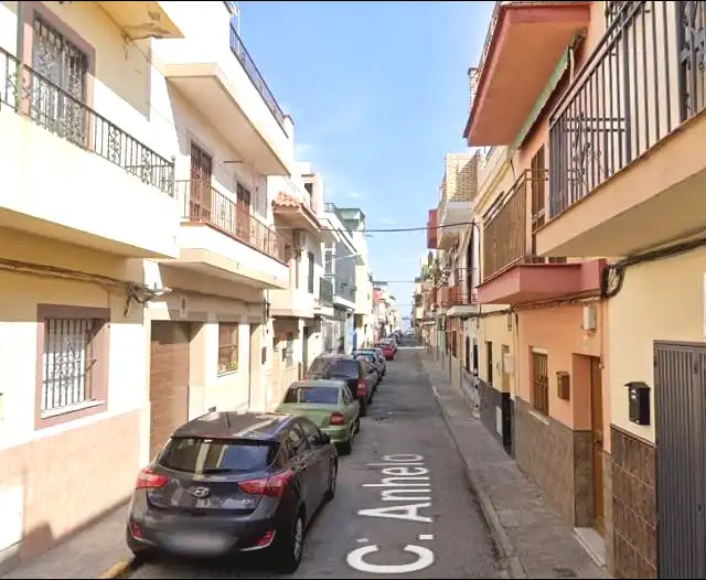 Adossat amb jardí en venda a ANHELO