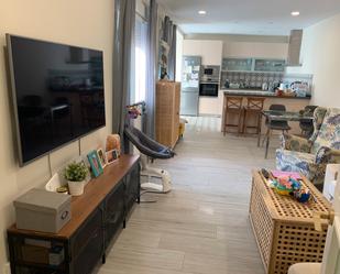 Living room of Flat for sale in Vélez-Málaga  with Air Conditioner, Terrace and Storage room