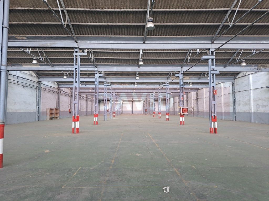 Nave industrial de alquiler en Cornellà de Llobregat