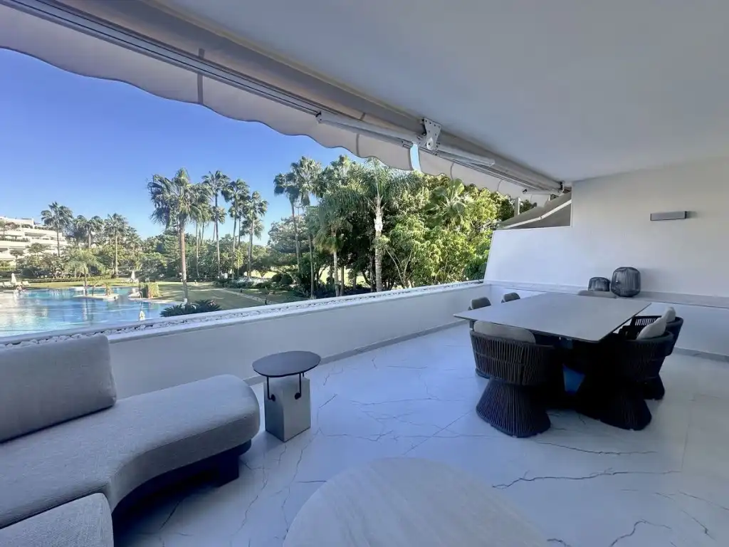Appartement compact avec piscine à vendre à Nueva Andalucía, imagen 3