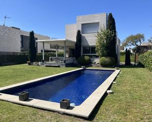 Piscina de Casa o xalet en venda en Girona Capital amb Aire condicionat, Calefacció i Jardí privat