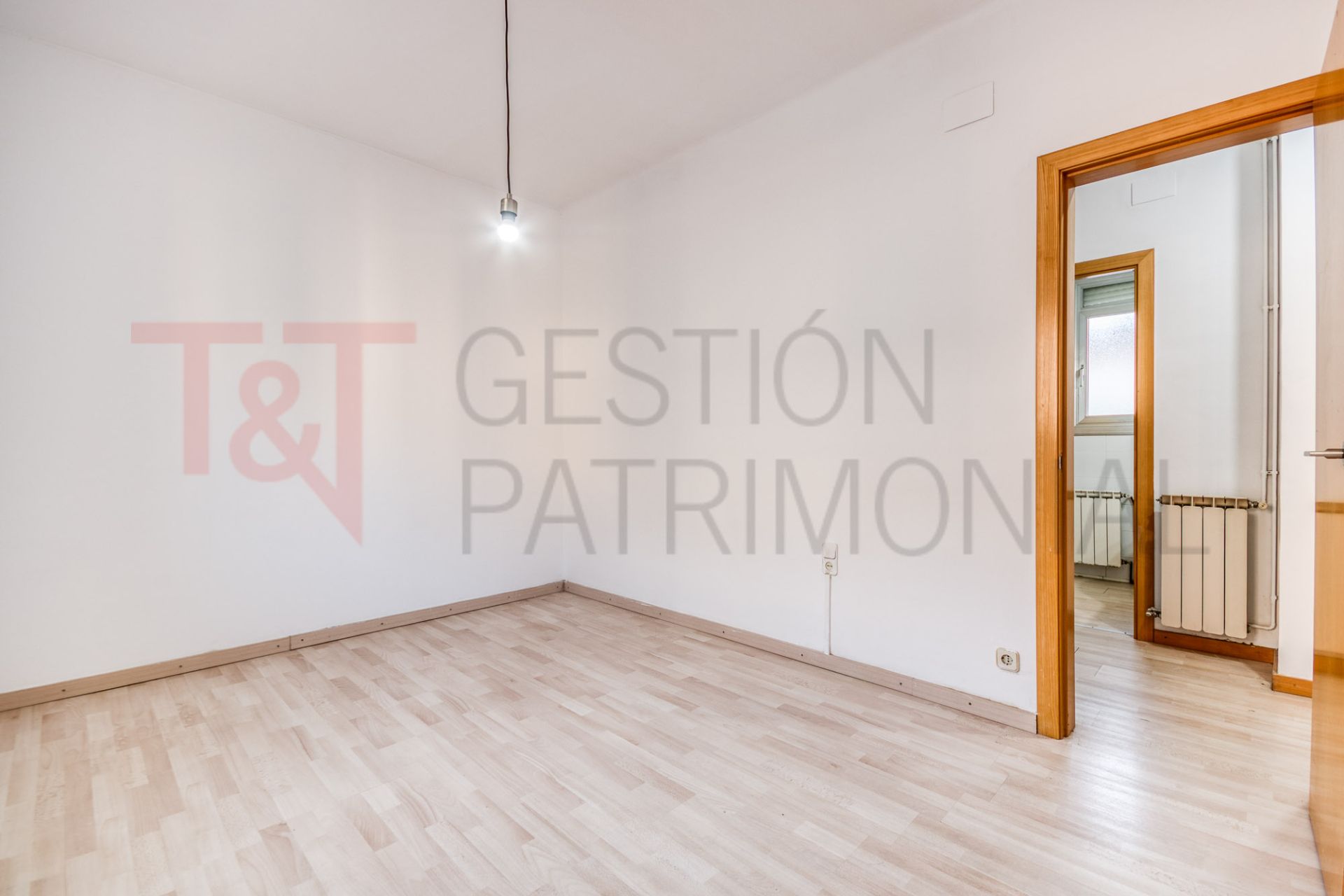 Dormitori de Pis en venda en Terrassa amb Calefacció, Forn i Balcó
