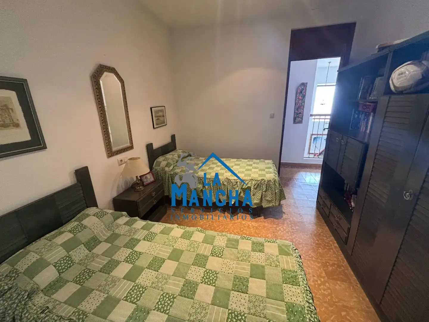Habitación de Casa o chalet en venta en Hoya-Gonzalo con Calefacción, Jardín privado y Amueblado