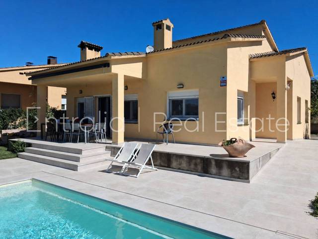 Casa-chalet en Venta en Carretera Bàscara a Esponellà en Bàscara