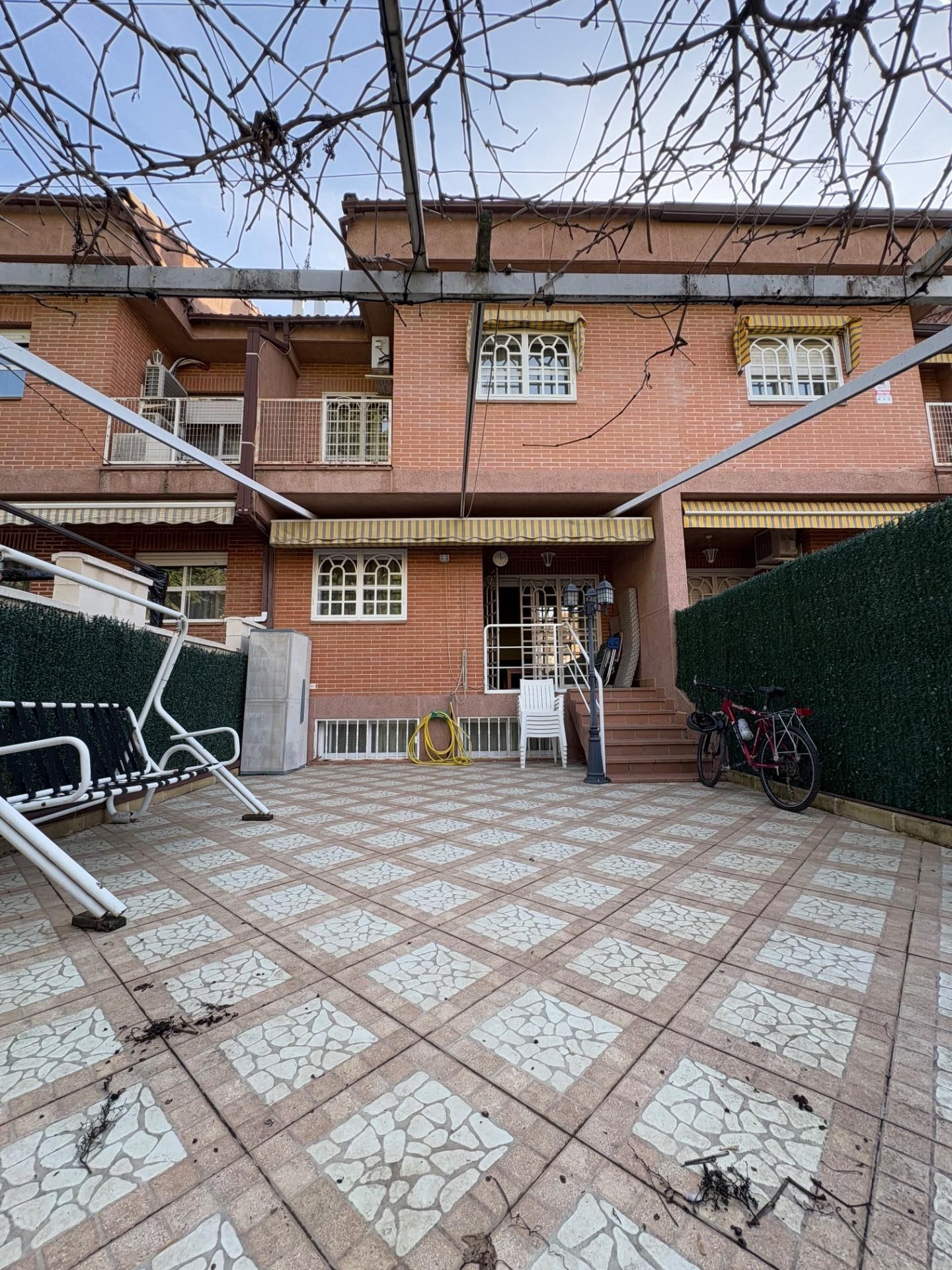 Exterior view of Single-family semi-detached for sale in Villalbilla  with Air Conditioner, Heating and Private garden
