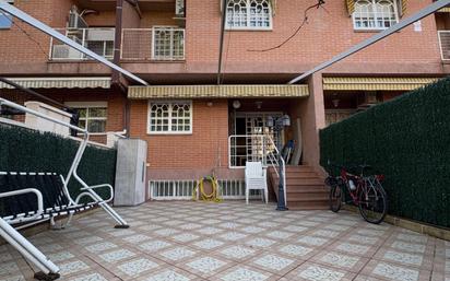 Exterior view of Single-family semi-detached for sale in Villalbilla  with Air Conditioner, Heating and Private garden