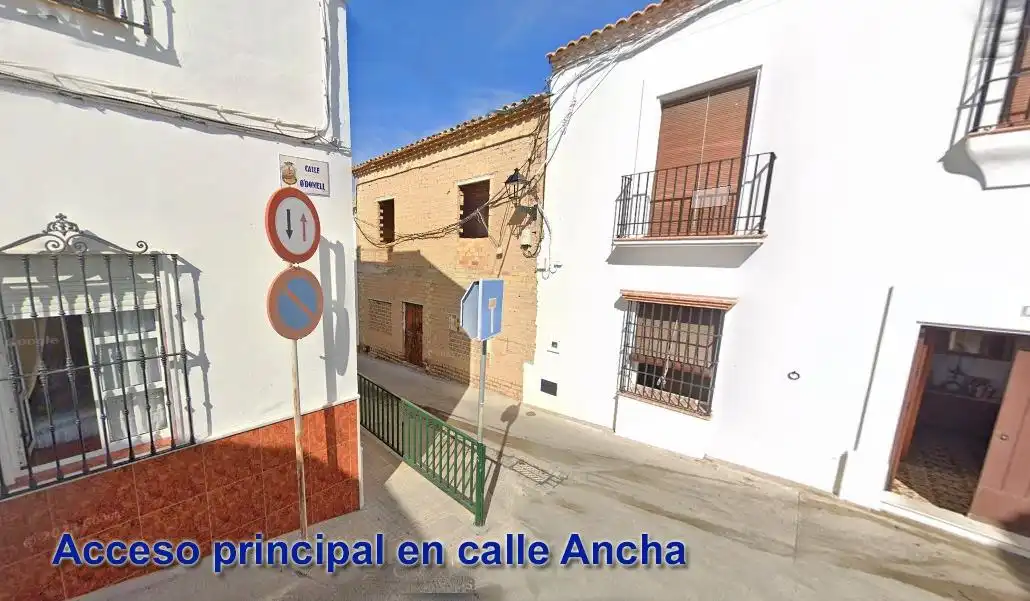 Vista exterior de Casa o xalet en venda en Montellano amb Terrassa, Traster i Balcó