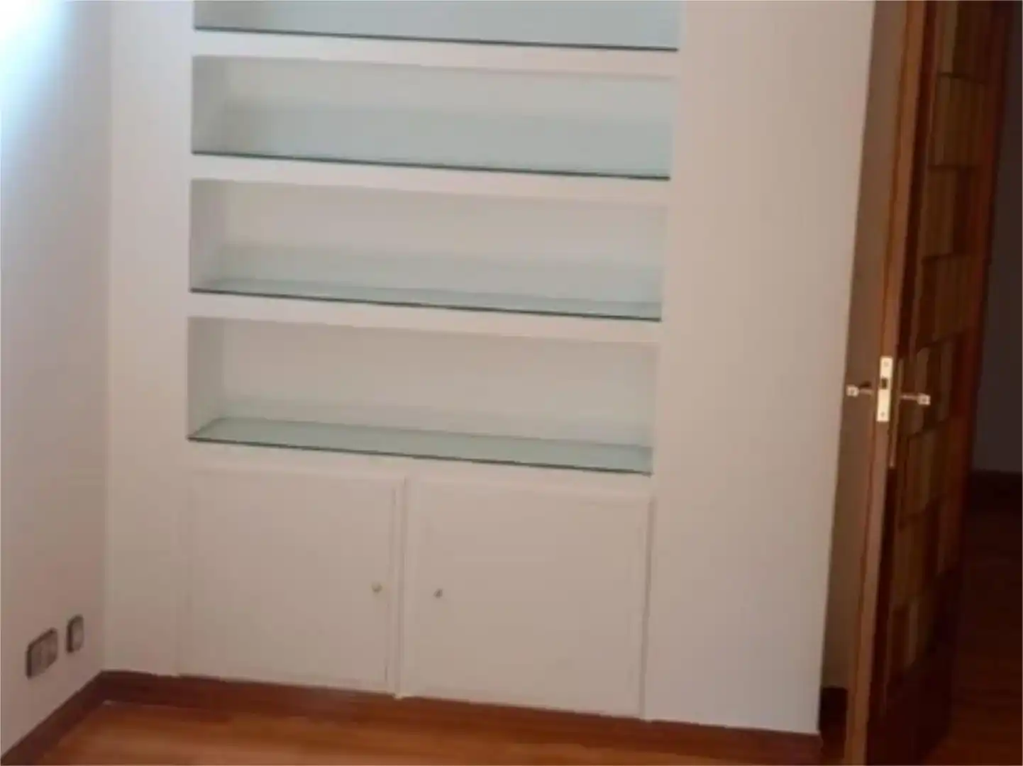 Außenansicht von Wohnung zur Miete in Madrid mit Klimaanlage, Privatgarten und Parkett