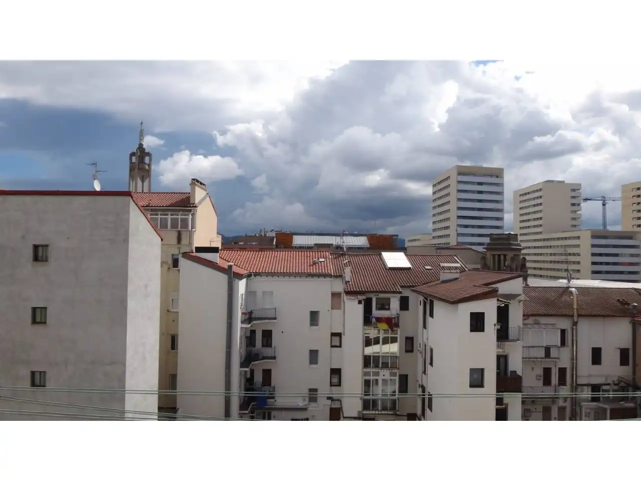 Vista exterior de Piso en venta en  Pamplona / Iruña con Calefacción, Parquet y Trastero