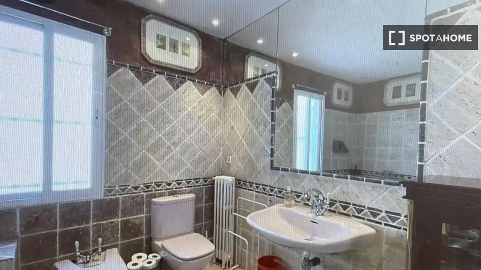 Bany de Apartament per a compartir en Madrid amb Aire condicionat, Calefacció i Terrassa