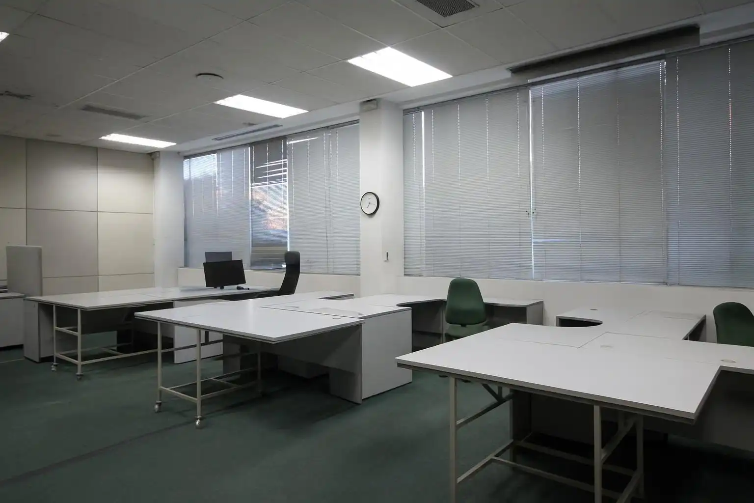 Büro zum Verkauf in Tres Cantos mit Klimaanlage und Heizung
