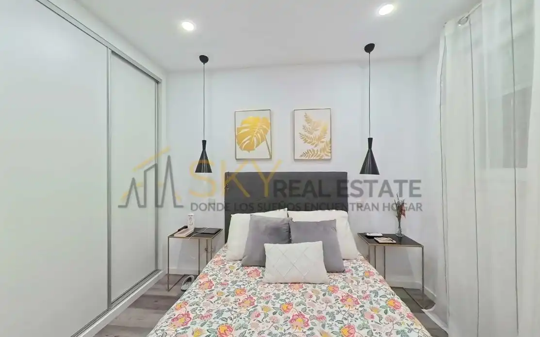Bedroom of Flat for sale in Madrid  with Air Conditioner and Heating