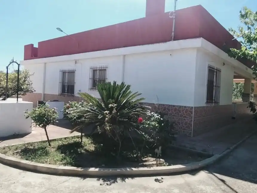 Villa mit Garten zum Verkauf in Unnamed Road, 03680, Alicante 03680