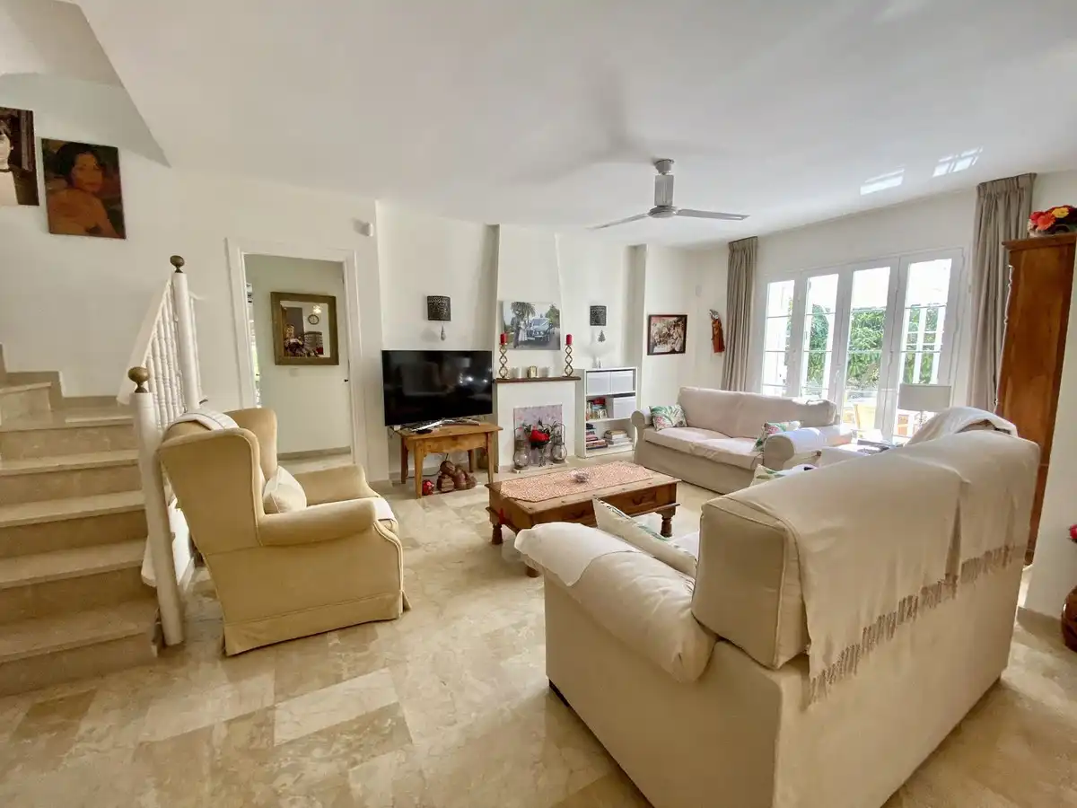 Living room of Detached homes for sale in Estepona  with Air Conditioner