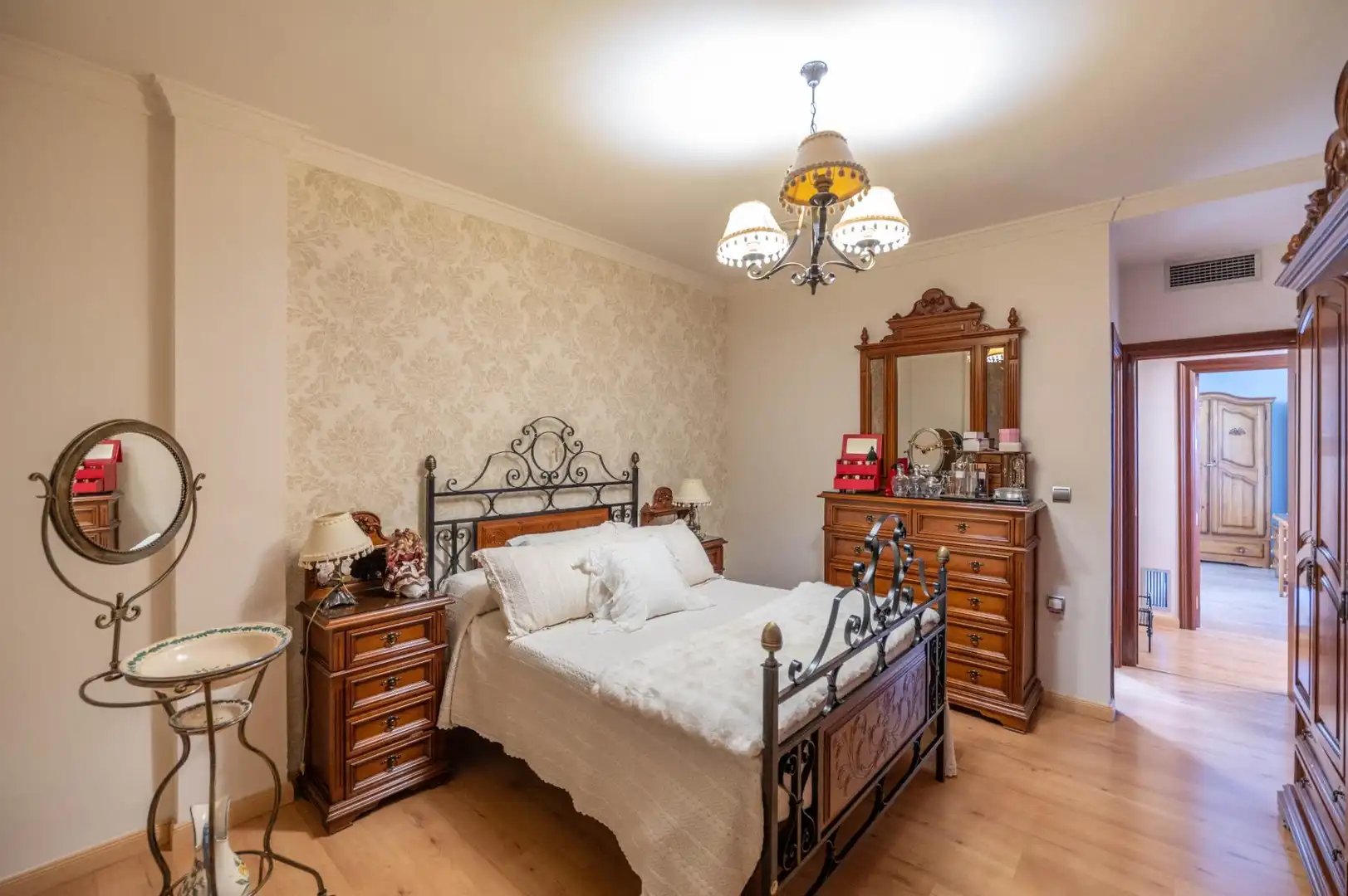Dormitori de Casa o xalet en venda en Las Gabias amb Aire condicionat, Terrassa i Moblat