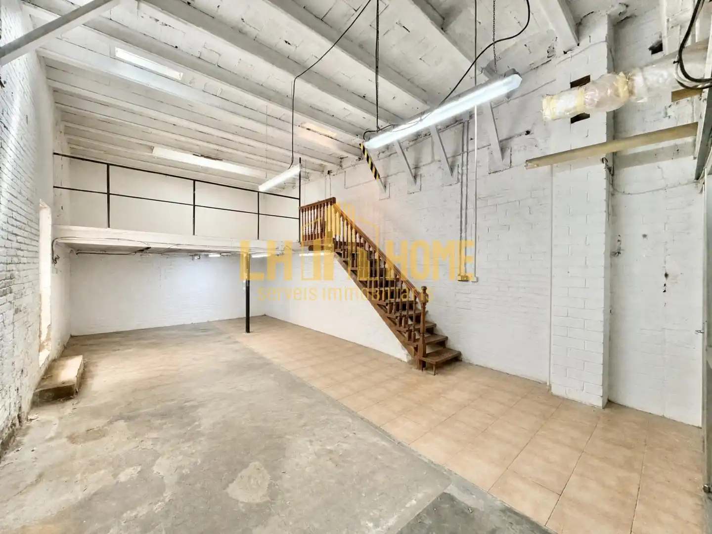 Commercial properties for sale in L'Hospitalet de Llobregat  with Air Conditioner