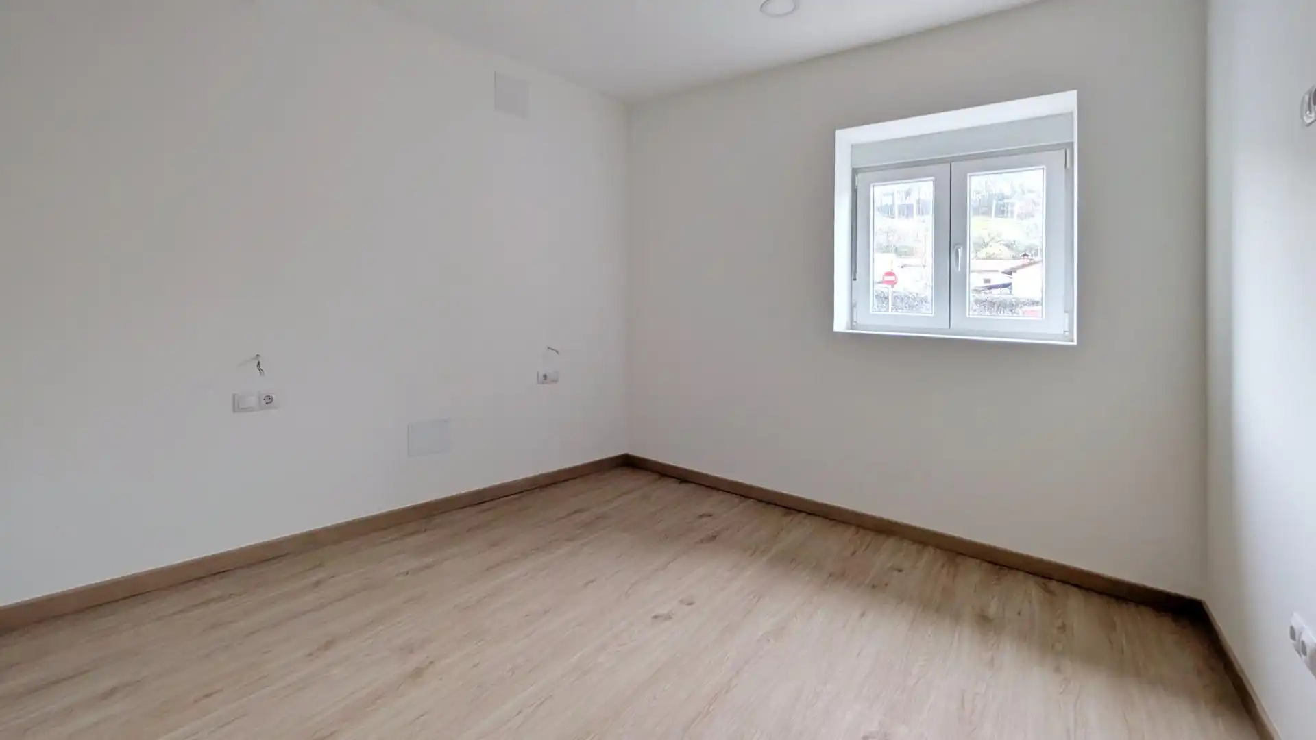 Piso en venta en Torrelavega  con Parquet y Terraza