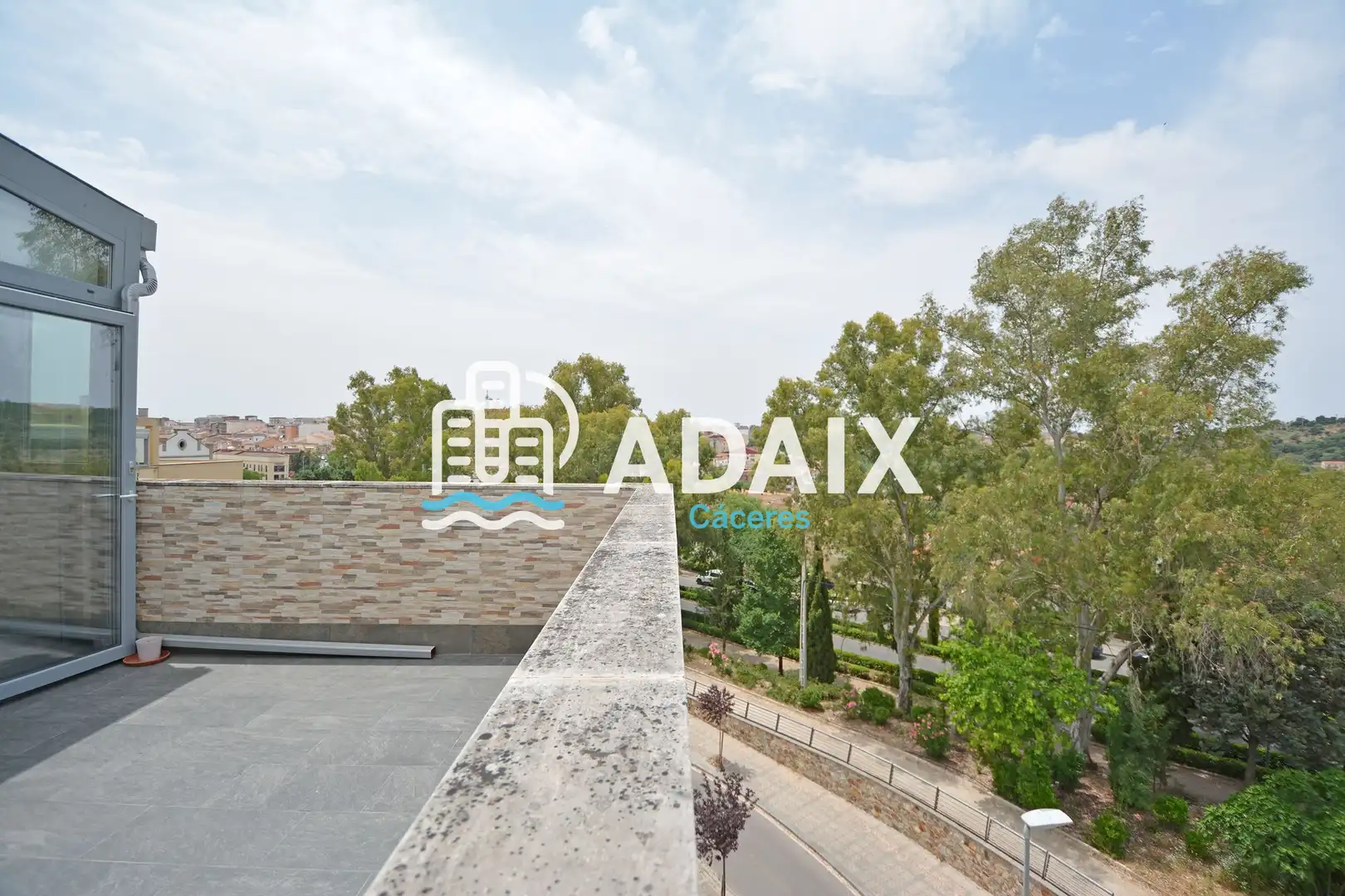 Jardín de Ático en venta en Cáceres con Aire acondicionado, Calefacción y Terraza