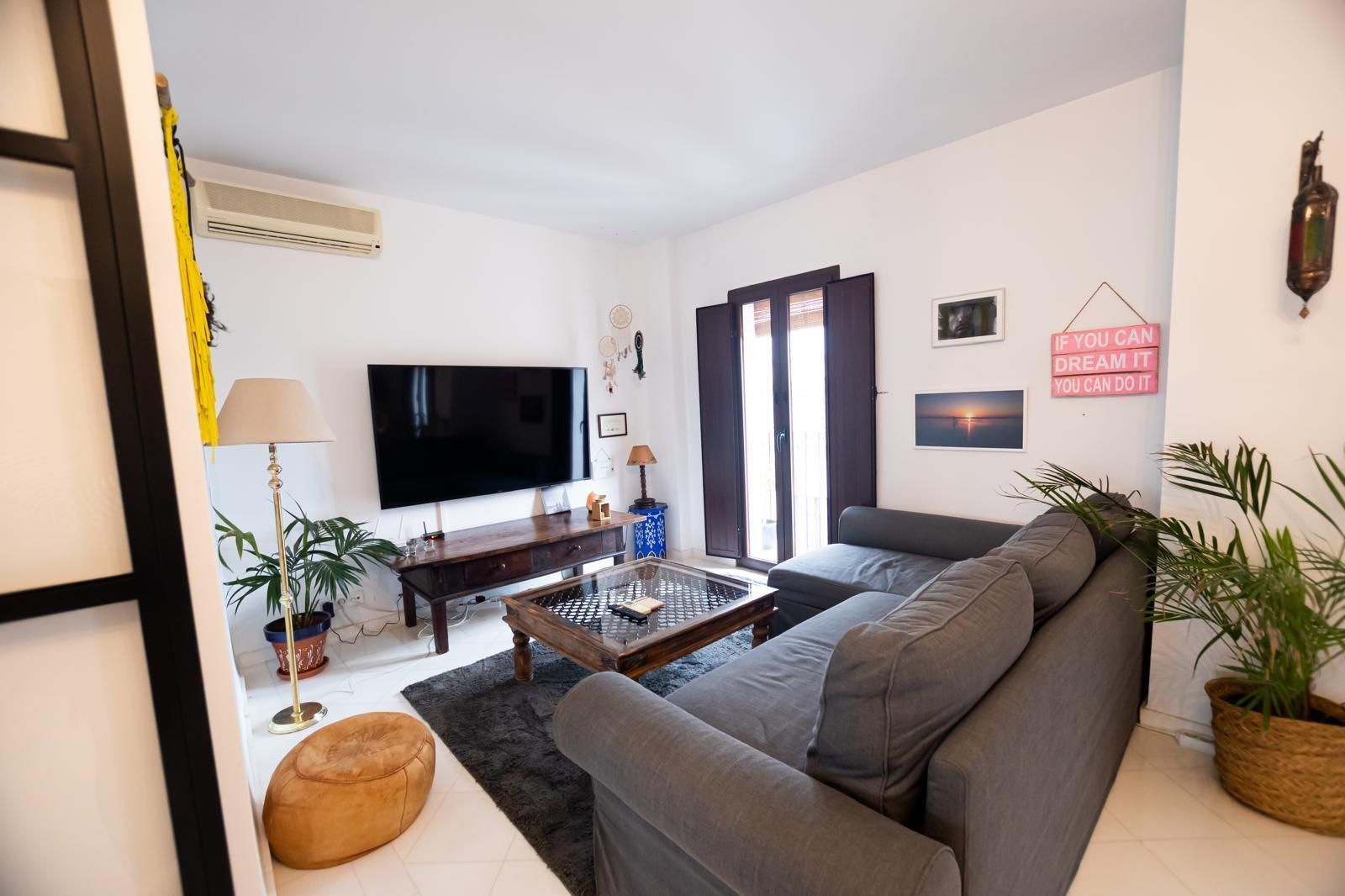 Sala d'estar de Apartament en venda en Ronda amb Aire condicionat i Calefacció