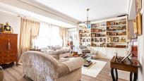 Living room of Flat for sale in  Madrid Capital  with Air Conditioner, Heating and Storage room