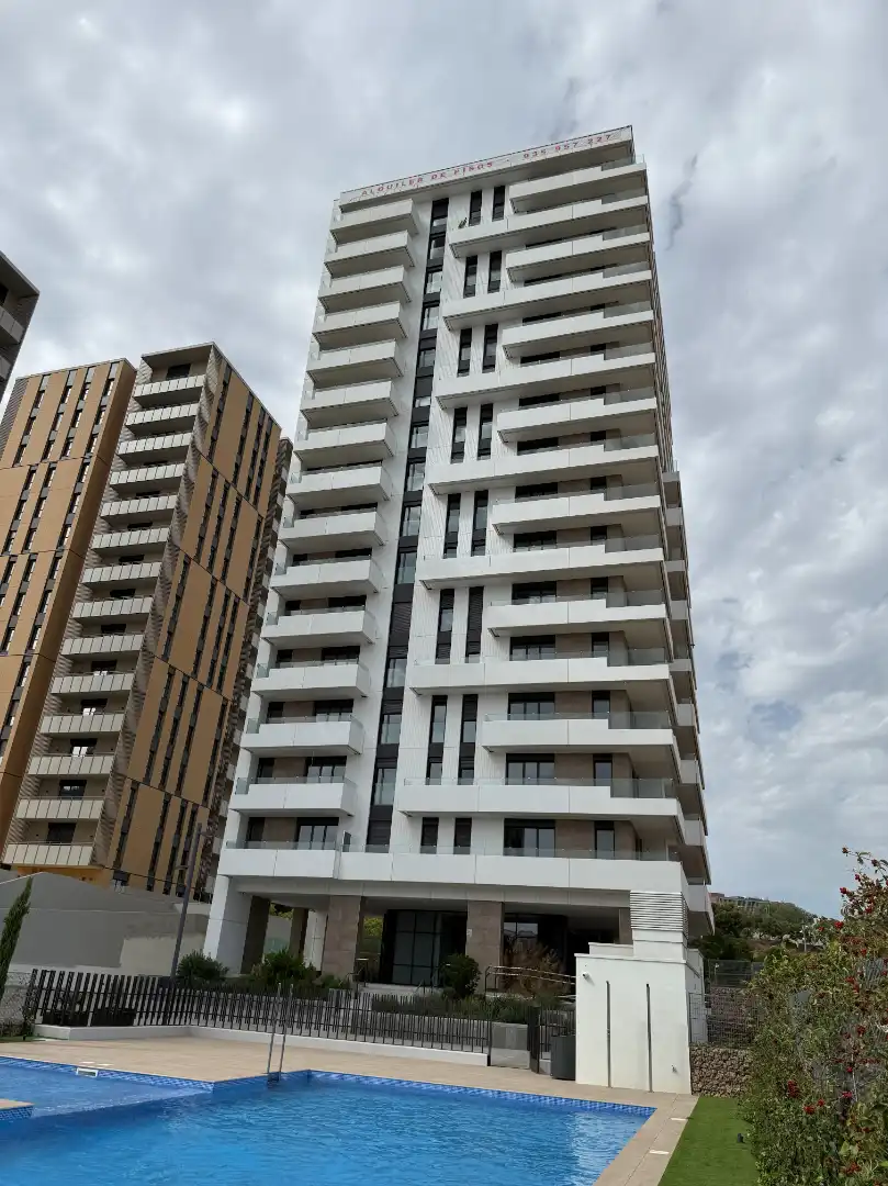 Vista exterior de Pis de lloguer en Esplugues de Llobregat amb Aire condicionat, Calefacció i Terrassa