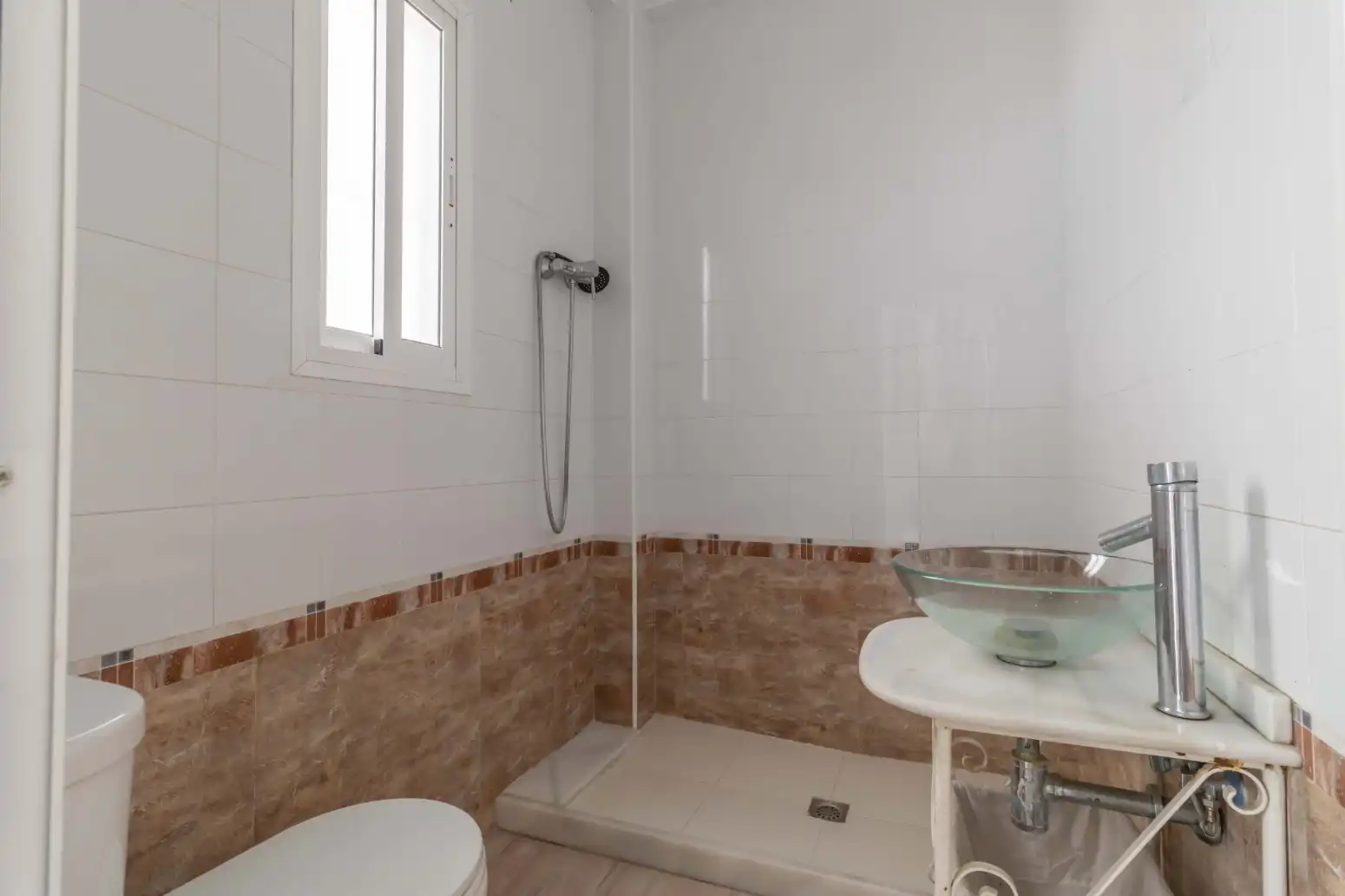 Bathroom of Detached homes for sale in Sevilla  with Air Conditioner, Terrace and Balcony