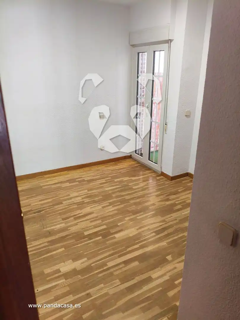 Dormitori de Casa adosada de lloguer en La Moraleja amb Aire condicionat, Calefacció i Parquet