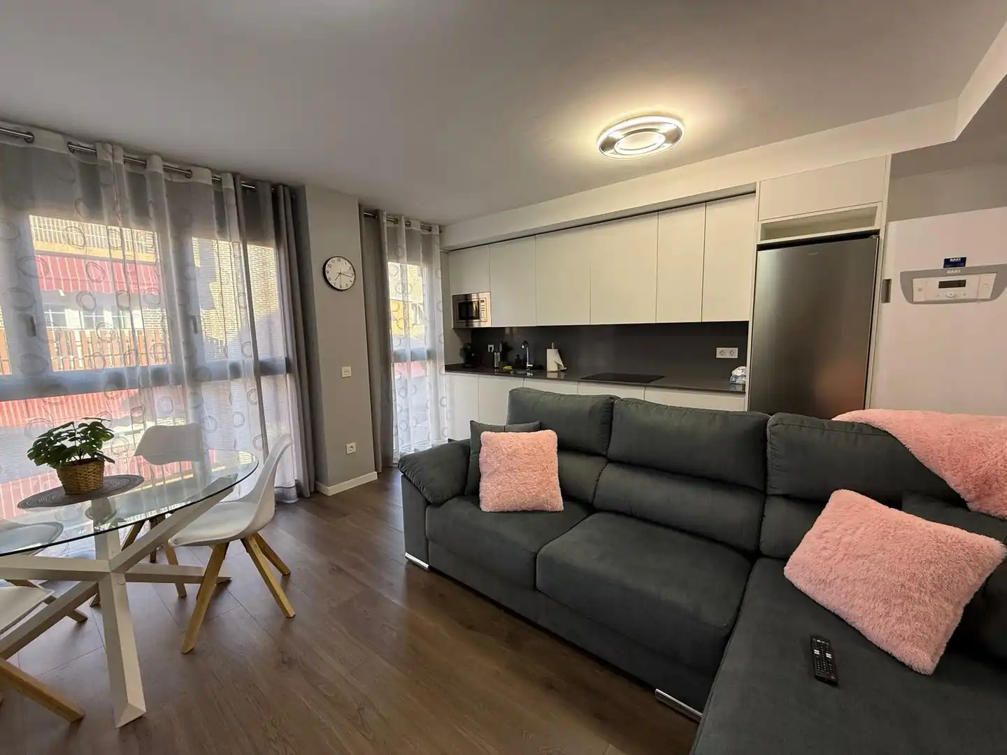 Sala de estar de Apartamento de alquiler en Leganés con Aire acondicionado, Calefacción y Amueblado