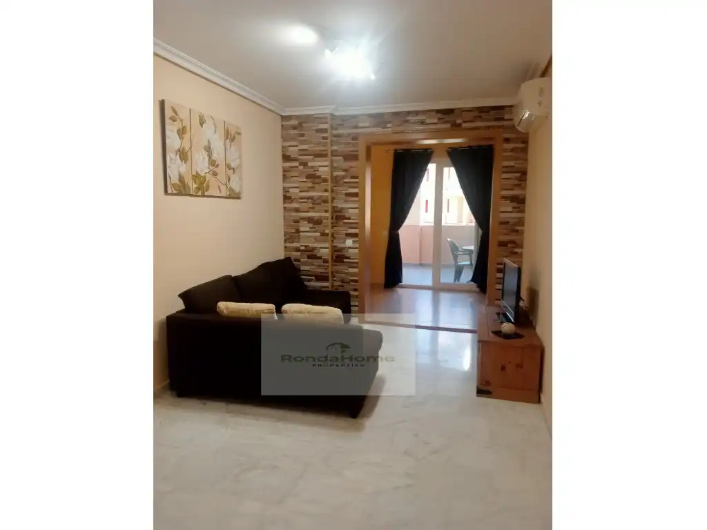 Flat for rent in Calle Narciso, Los Pacos, Fuengirola